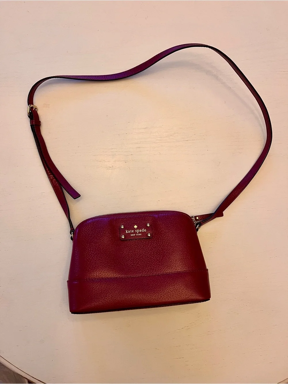 kate spade Red Pebbled Leather Crossbody with Gold Plaque - Picture 2 of 3